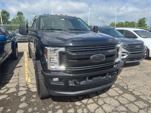 Used 2018 Ford F250 XLT w/ XLT Value Package AWD/4WD image 5