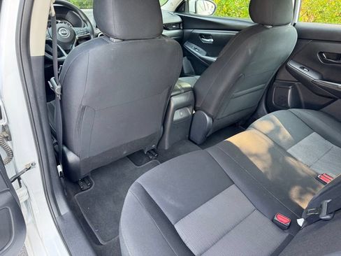 Used 2024 Nissan Sentra SV FWD image 14