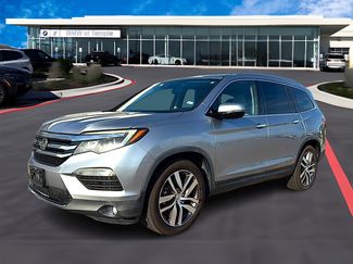Used 2016 Honda Pilot Touring video 1