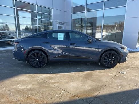 Used 2025 Toyota Crown Nightshade image 8