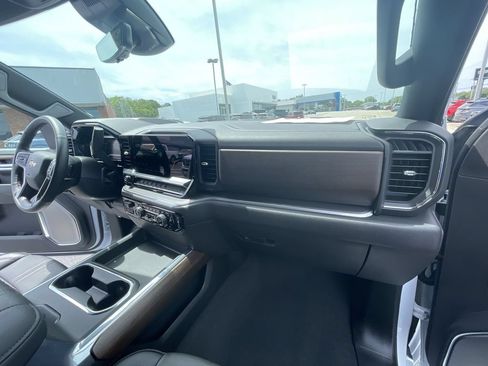 Certified 2024 Chevrolet Silverado 3500 High Country w/ High Country Premium Package AWD/4WD image 25