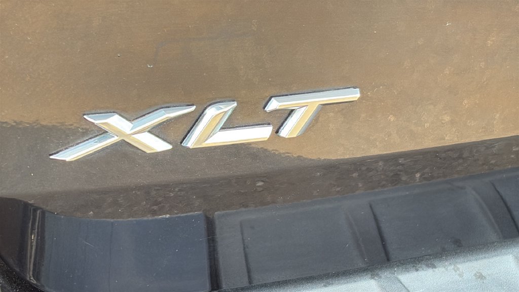 Used 2020 Ford Explorer XLT w/ Equipment Group 202A AWD/4WD image 28