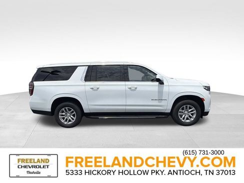 Used 2024 Chevrolet Suburban LT AWD/4WD image 2