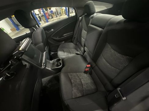 Used 2017 Chevrolet Volt LT w/ Comfort Package FWD image 31