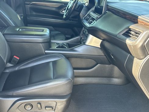 Used 2023 Chevrolet Suburban LT image 15