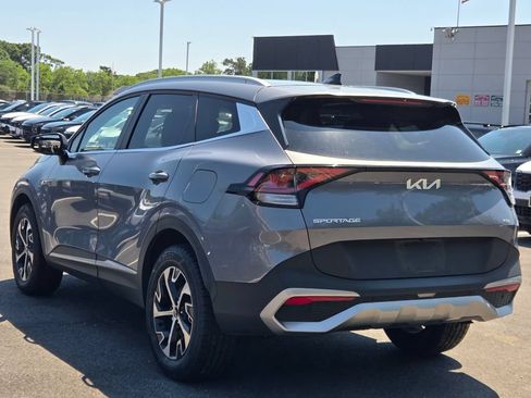 Used 2023 Kia Sportage EX AWD/4WD image 6