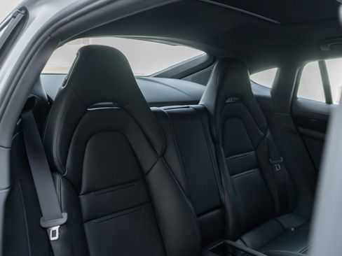 Used 2018 Porsche Panamera 4S image 31