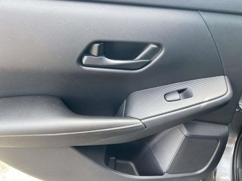 Used 2025 Nissan Sentra SV FWD image 12