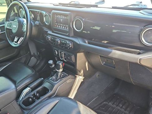 Used 2021 Jeep Wrangler Unlimited Sahara image 25