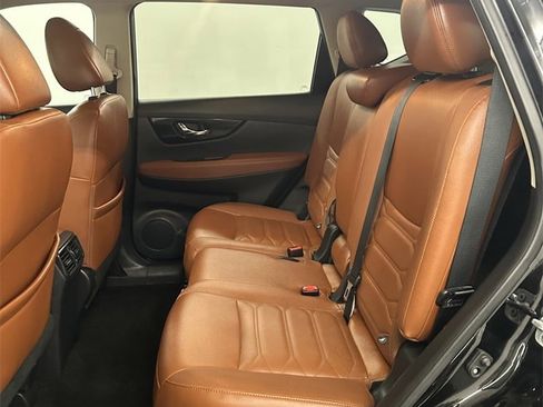 Used 2017 Nissan Rogue SL w/ SL Premium Package image 29