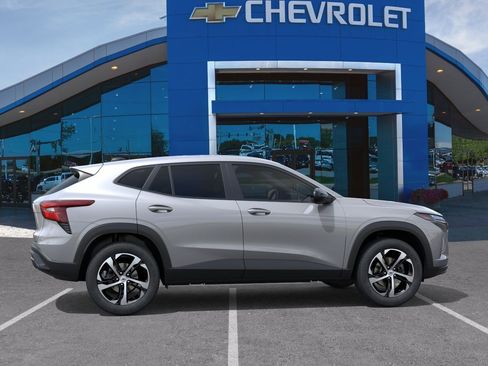 New 2026 Chevrolet Trax RS w/ Driver Confidence Package FWD image 32