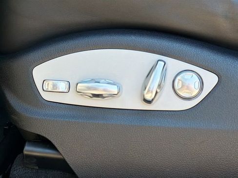 Used 2023 Porsche Macan Turbo AWD/4WD image 25