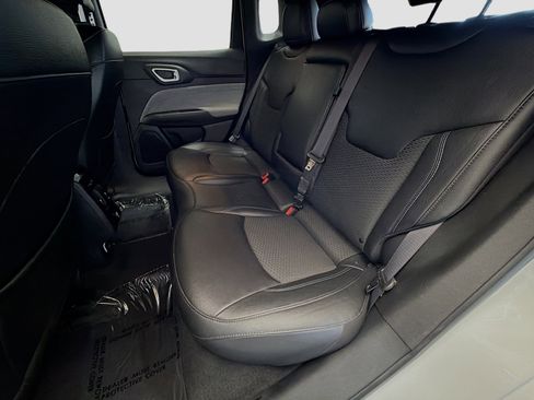 Used 2024 Jeep Compass Latitude image 13