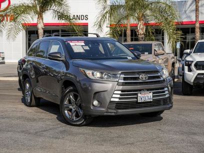 Certified 2017 Toyota Highlander Limited Platinum w/ Carpet Mat Package