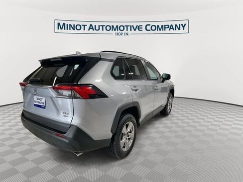 Used 2025 Toyota RAV4 XLE AWD/4WD image 8