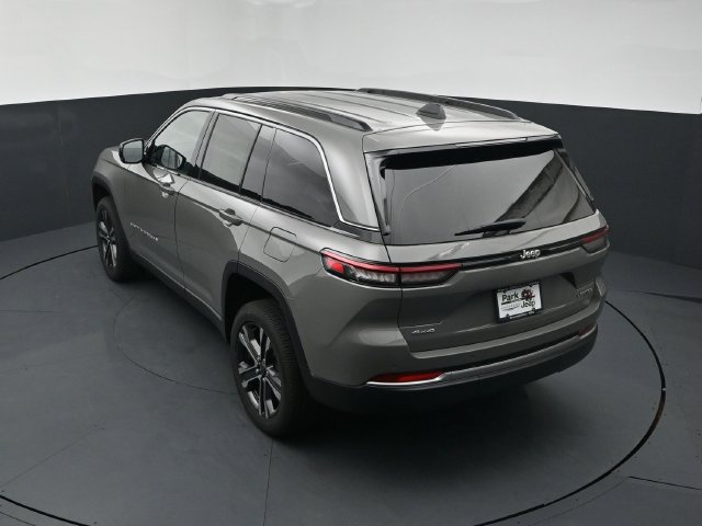 New 2027 Jeep Grand Cherokee Limited AWD/4WD image 16