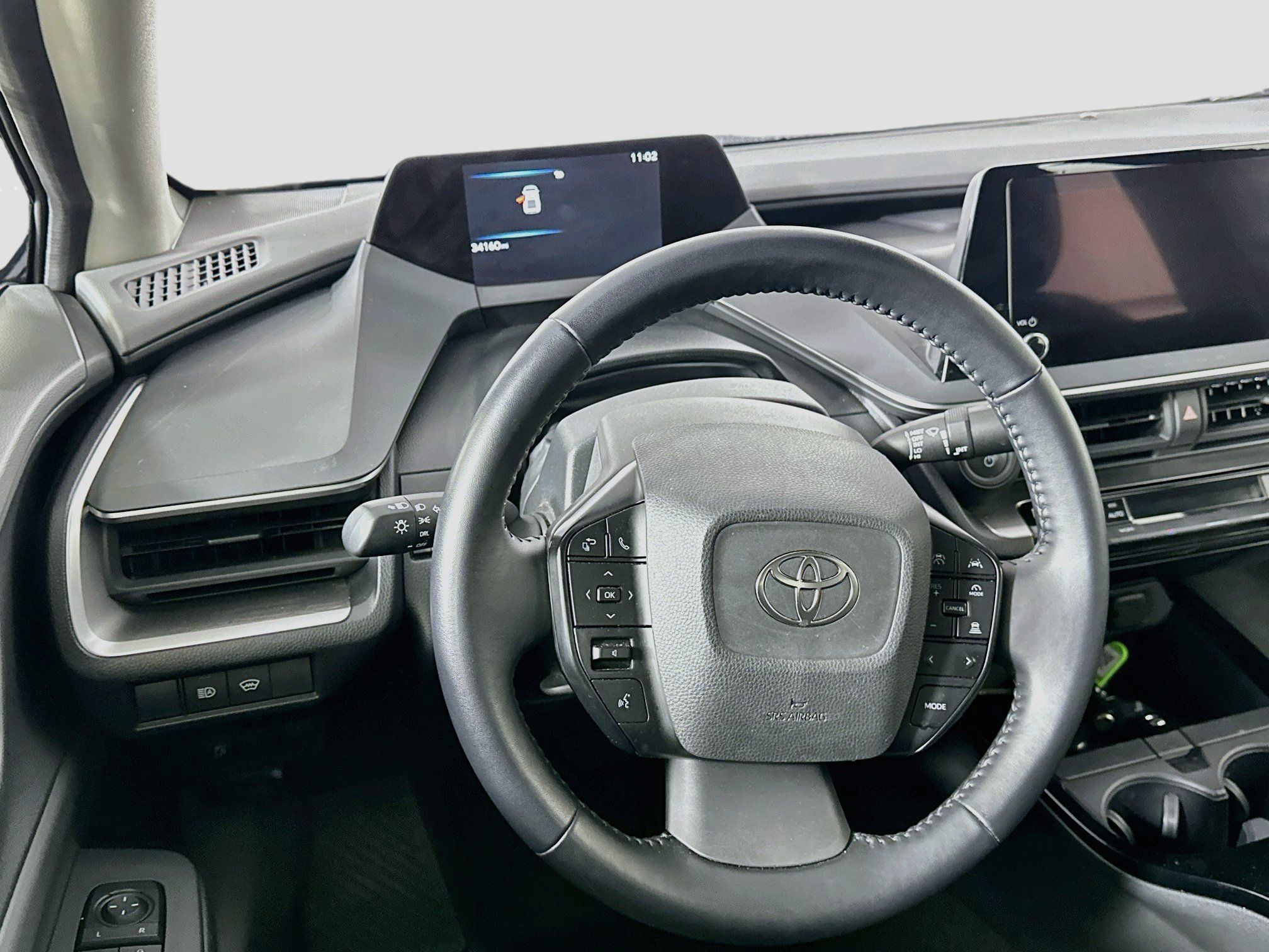 Used 2025 Toyota Prius LE FWD image 18