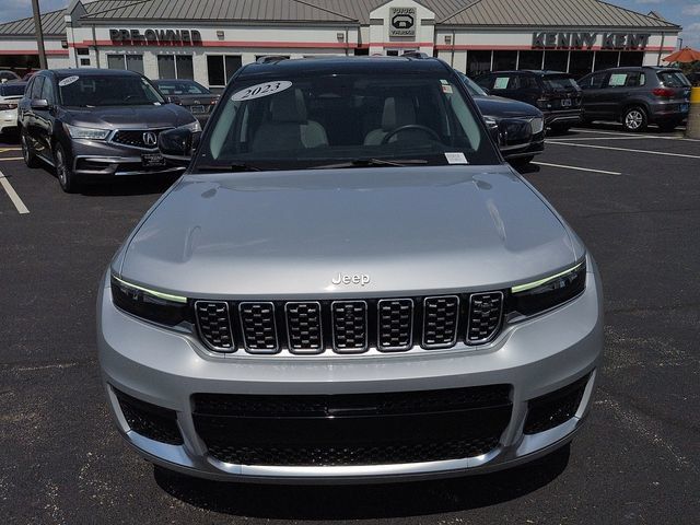 Used 2023 Jeep Grand Cherokee L Summit w/ Advanced Protech Group IV AWD/4WD image 2