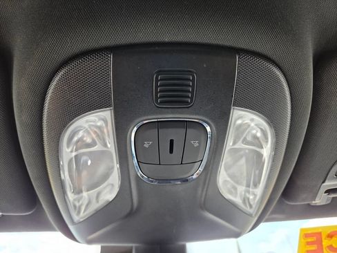 Used 2024 Jeep Compass Latitude AWD/4WD image 18