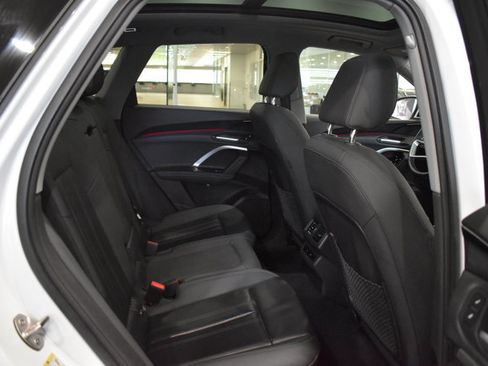 Used 2025 Audi Q5 Premium w/ Convenience Package AWD/4WD image 25