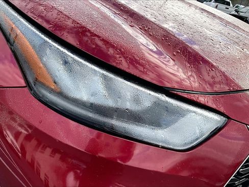 Used 2020 Toyota Highlander XLE image 27