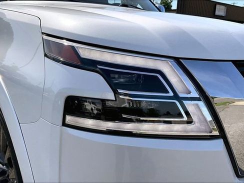 Used 2022 Nissan Armada Platinum AWD/4WD image 32
