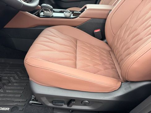 New 2025 Mitsubishi Outlander SEL image 30