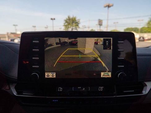 Used 2023 Toyota Sienna Limited FWD image 26