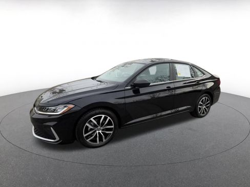 Used 2025 Volkswagen Jetta SE image 8