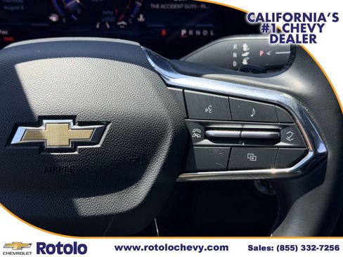 Used 2025 Chevrolet Suburban LT RWD image 24
