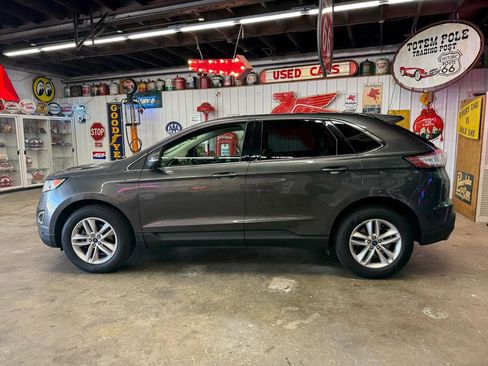 Used 2018 Ford Edge SEL FWD image 2