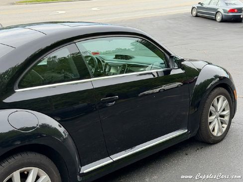 Used 2013 Volkswagen Beetle TDI FWD image 38
