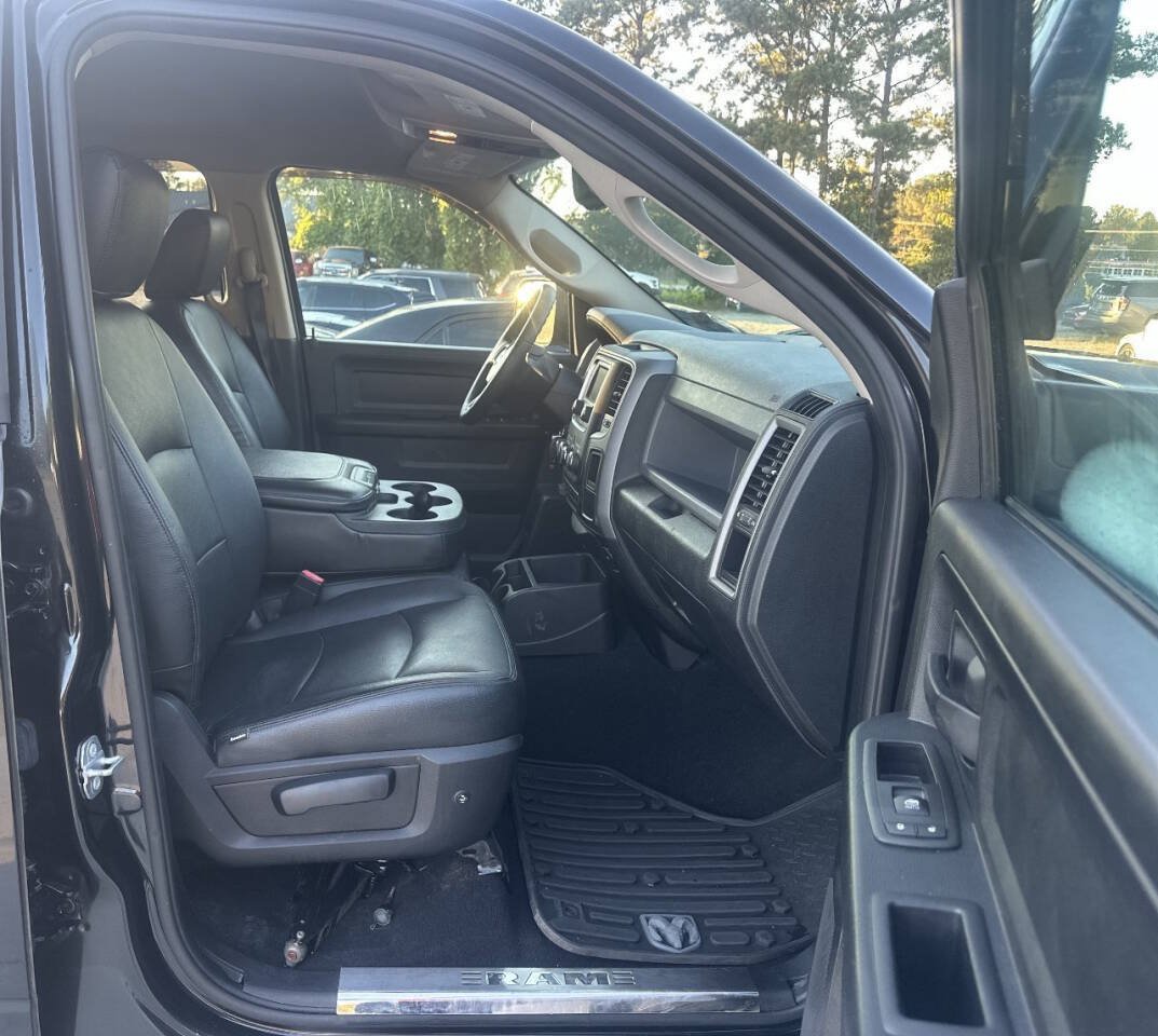 Used 2015 RAM 1500 Express w/ Black Ram 1500 Express Group AWD/4WD image 32