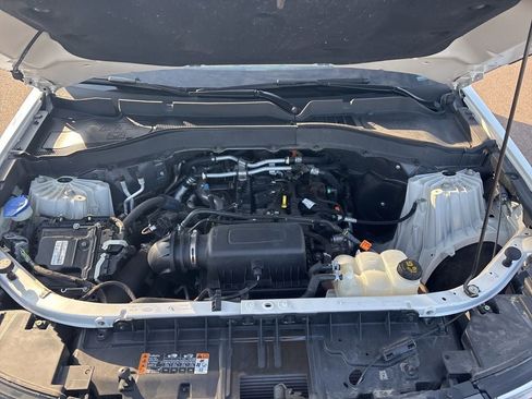 Used 2021 Ford Explorer XLT w/ Equipment Group 202A AWD/4WD image 39