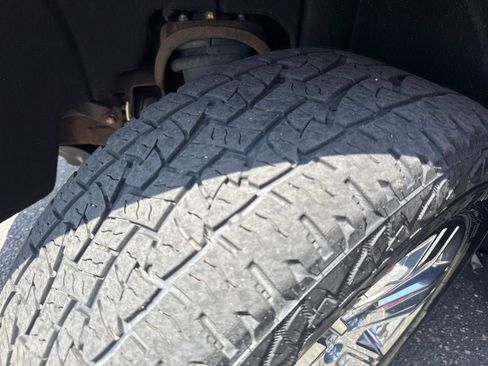 Used 2018 GMC Sierra 1500 SLT AWD/4WD image 13