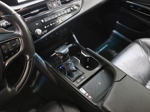 Used 2023 Lexus ES 300h Ultra Luxury w/ Accessory Package (Z1) FWD image 33