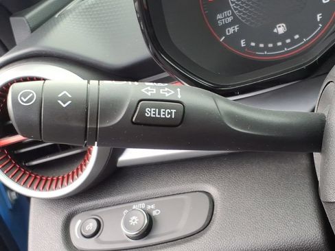 Used 2024 Chevrolet Trax RS FWD image 22