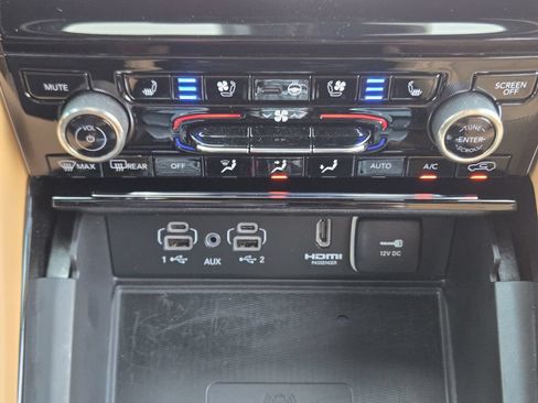 Used 2023 Jeep Grand Cherokee L Summit AWD/4WD image 24