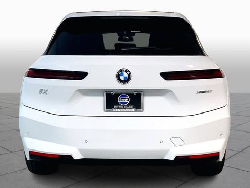 New 2026 BMW iX xDrive60 image 4