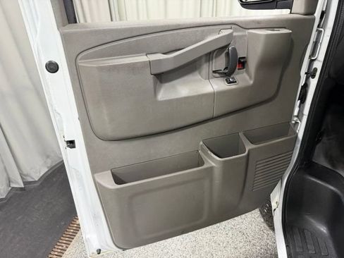Used 2018 Chevrolet Express 2500 w/ Driver Convenience Package RWD image 18