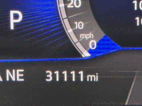 Used 2022 Volkswagen Tiguan SE w/ Panoramic Sunroof Package image 14