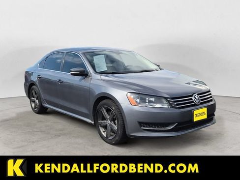 Used 2013 Volkswagen Passat 2.5 SE FWD image 3