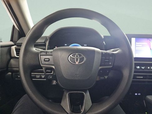Used 2025 Toyota Camry LE FWD image 28