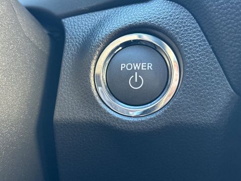 Used 2025 Toyota RAV4 XLE image 26