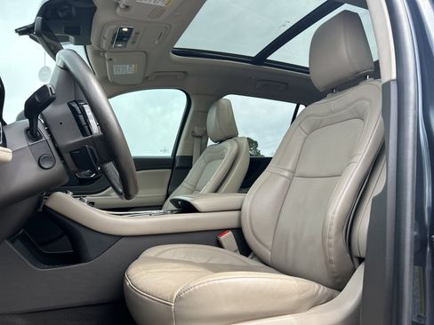 Used 2022 Lincoln Aviator Reserve w/ Equipment Group 201A AWD/4WD image 10