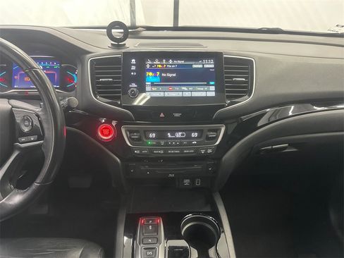Used 2019 Honda Pilot Touring image 32