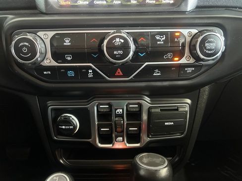 Used 2023 Jeep Wrangler Unlimited Sahara AWD/4WD image 75