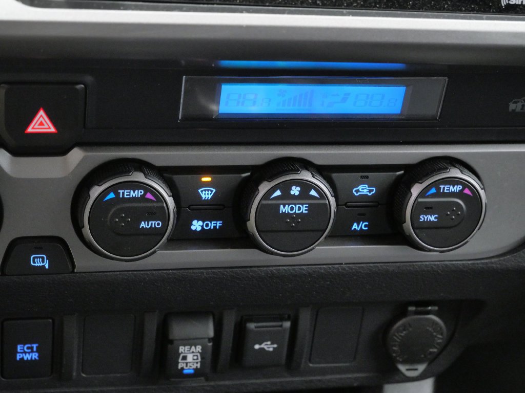 Used 2021 Toyota Tacoma SR5 AWD/4WD image 28