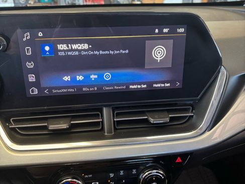 Used 2025 Chevrolet Trax LT w/ Driver Confidence Package image 34