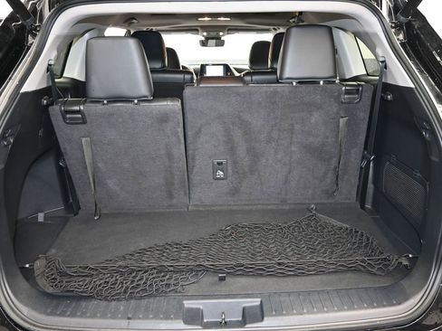 Used 2023 Toyota Highlander L image 11